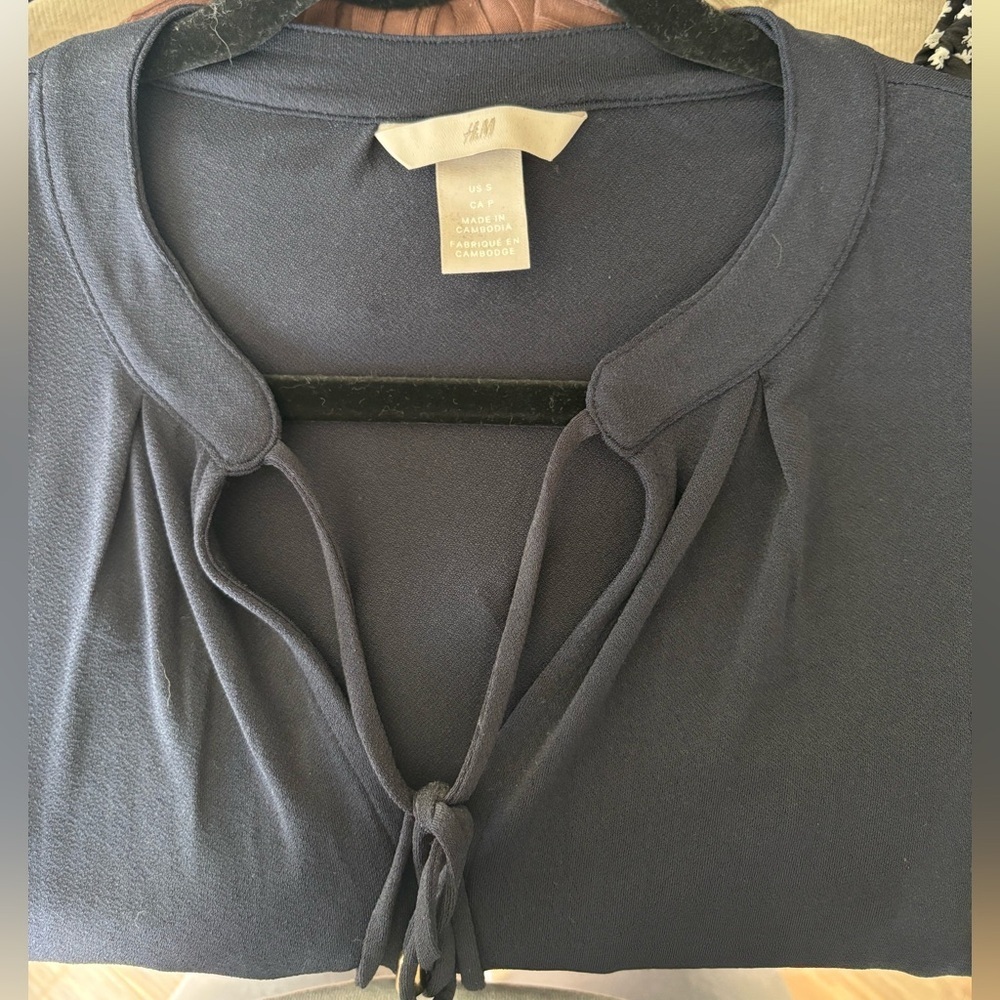 H&M Blouse - Picture 2 of 2